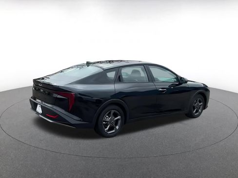 Used 2025 Kia K4 LXS image 12