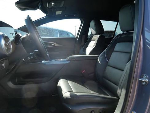 Used 2024 Chevrolet Equinox EV LT FWD image 10