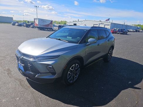 Used 2025 Chevrolet Blazer RS AWD/4WD image 3