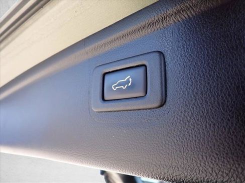 Used 2016 Subaru Outback 2.5i Premium AWD/4WD image 9