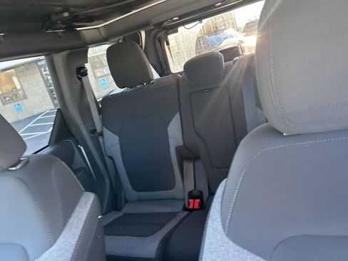 Used 2025 Ford Bronco Big Bend image 9