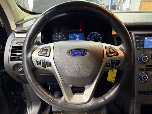 Used 2019 Ford Flex SE image 18