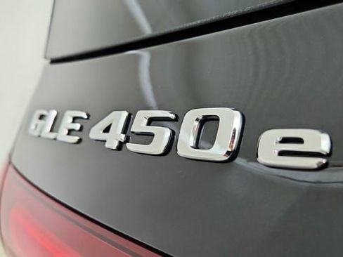 Used 2025 Mercedes-Benz GLE 450e 4MATIC image 17
