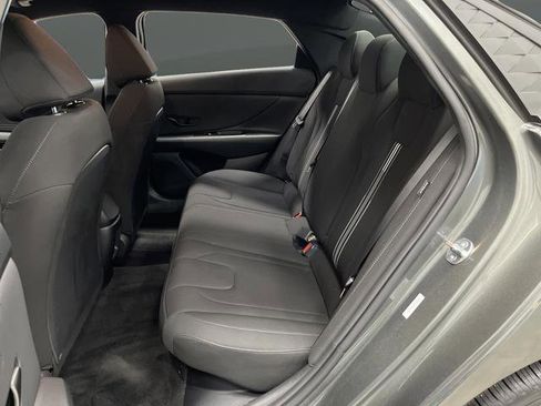 Used 2025 Hyundai Elantra SEL image 26