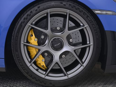 Certified 2025 Porsche 911 GT3 RWD image 15