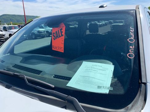 Used 2016 RAM 2500 Tradesman RWD image 4
