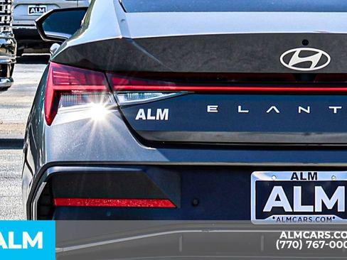 Used 2024 Hyundai Elantra Limited FWD image 13