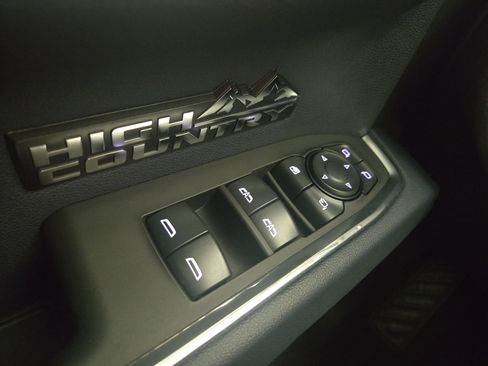 Certified 2025 Chevrolet Silverado 1500 High Country image 32