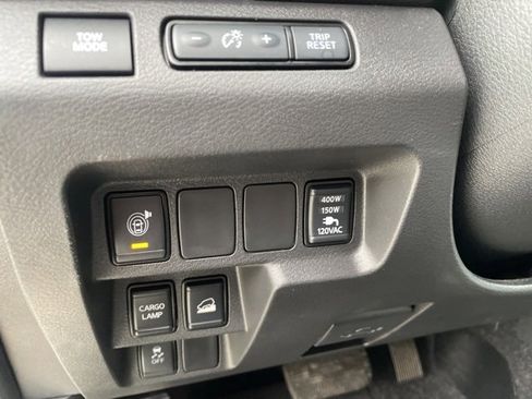 Used 2024 Nissan Frontier SV w/ SV Convenience Package image 19