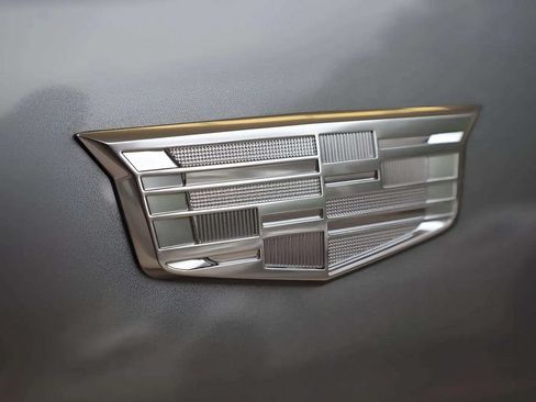 Used 2025 Cadillac XT5 Premium Luxury w/ Technology Package FWD image 12