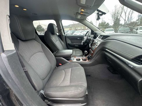 Used 2014 Chevrolet Traverse LT image 24