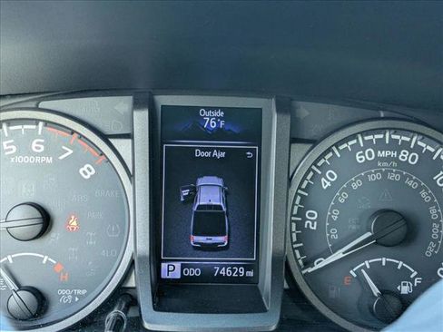 Used 2019 Toyota Tacoma TRD Sport w/ Technology Package AWD/4WD image 7