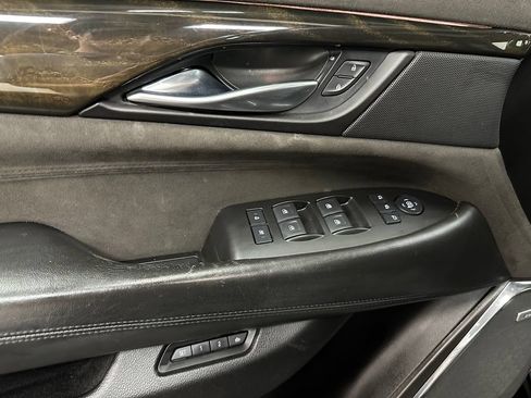 Used 2017 Cadillac Escalade Platinum AWD/4WD image 17