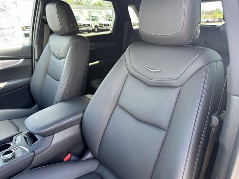 Certified 2023 Cadillac XT5 Luxury w/ LPO, Floor Liner Package image 11