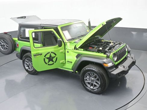 Used 2025 Jeep Wrangler Sport image 62