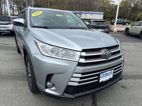 Used 2018 Toyota Highlander XLE AWD/4WD image 21
