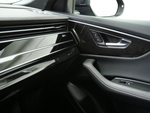 Used 2023 Audi Q8 Premium Plus w/ Premium Plus Package AWD/4WD image 20