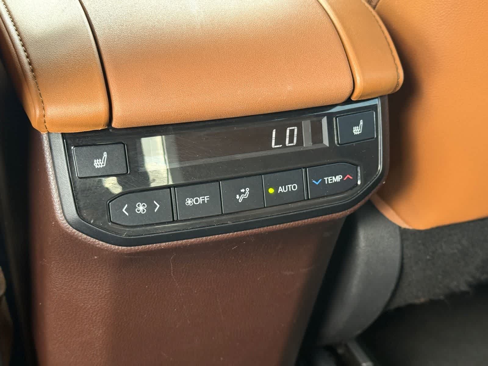 Used 2021 Toyota Highlander Platinum AWD/4WD image 27