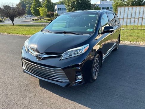 Used 2018 Toyota Sienna Limited Premium AWD/4WD image 19