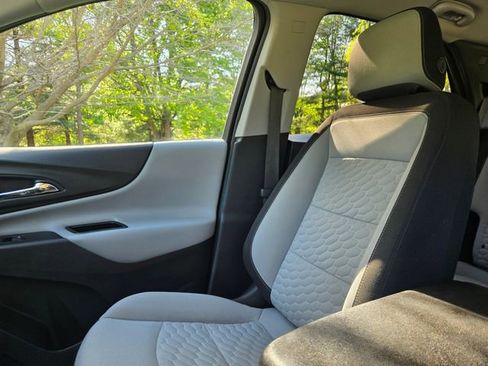 Used 2018 Chevrolet Equinox LT FWD image 26