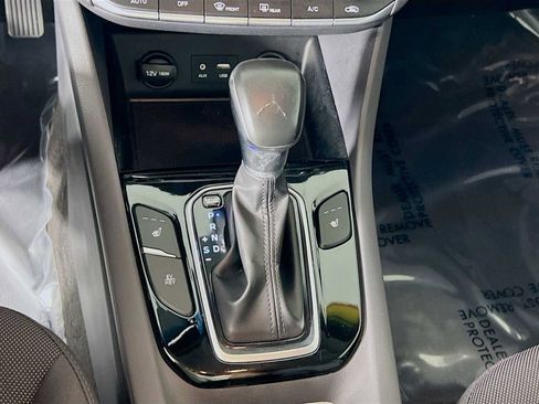 Used 2019 Hyundai Ioniq Plug-In Hybrid FWD image 17