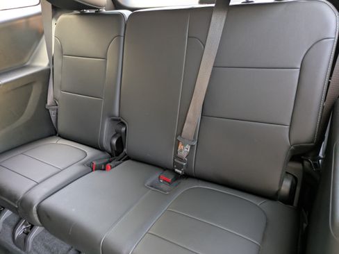 Used 2022 Chevrolet Traverse LT w/ LPO, Floor Liner Package AWD/4WD image 15