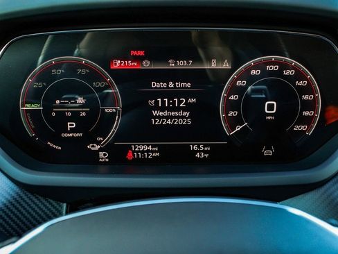 Used 2024 Audi e-tron GT Premium Plus image 16