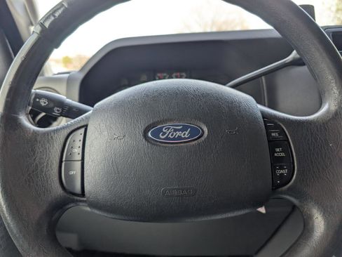 Used 2011 Ford E-350 and Econoline 350 XLT image 14