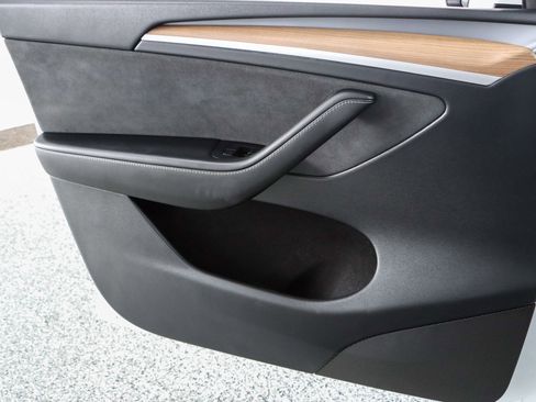 Used 2023 Tesla Model Y Long Range image 19