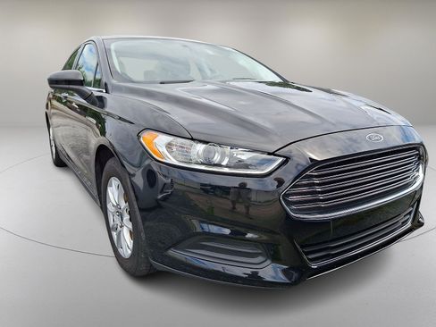 Used 2016 Ford Fusion S FWD image 2