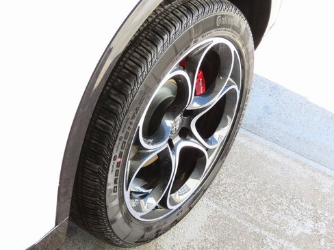 New 2025 Alfa Romeo Stelvio Sprint image 41