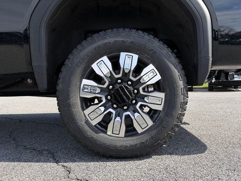 New 2026 GMC Sierra 3500 Denali w/ Denali Reserve Package AWD/4WD image 39