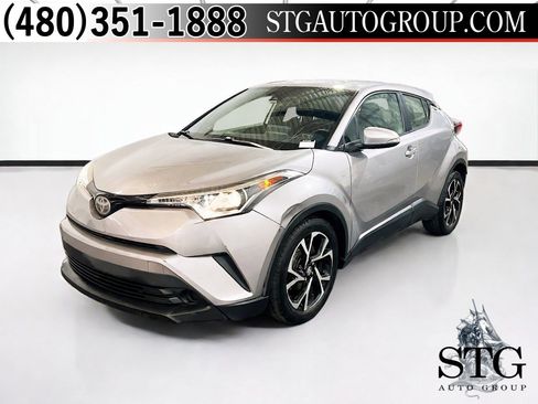 Used 2019 Toyota C-HR XLE FWD image 1