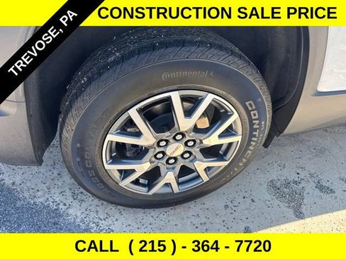 Used 2023 GMC Acadia SLT FWD image 13