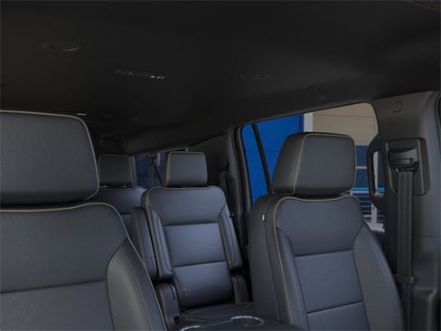 New 2025 Chevrolet Suburban Premier image 27
