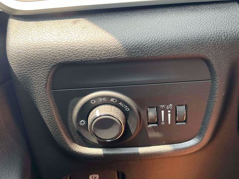 Used 2023 Jeep Grand Cherokee Altitude AWD/4WD image 22