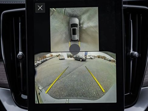 New 2026 Volvo XC90 B6 Plus w/ Protection Package Premier image 39