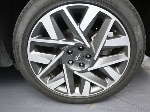 Used 2023 Hyundai Santa Fe Calligraphy FWD image 10
