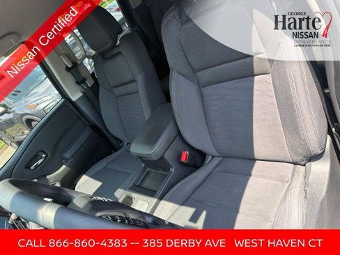 Certified 2024 Nissan Frontier SV w/ Tow Package AWD/4WD image 19