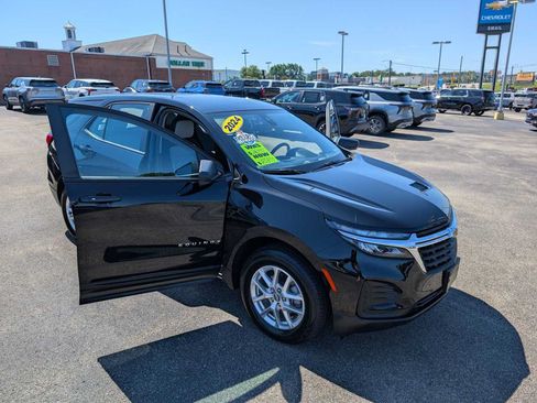 Used 2024 Chevrolet Equinox LS w/ Driver Confidence II Package AWD/4WD image 17