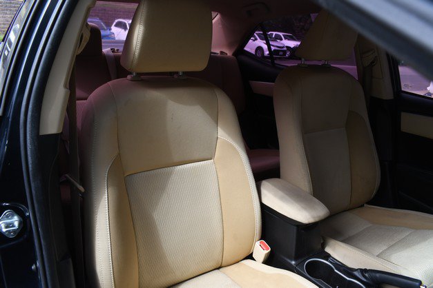 Used 2017 Toyota Corolla LE w/ Carpet Mat Package (TMS) FWD image 26