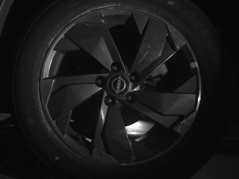 Used 2025 Nissan Rogue SV image 14