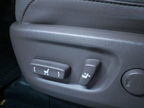 Used 2023 Lexus GX 460 Luxury w/ Sport Design Package image 17