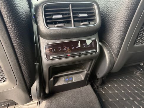 Used 2024 Mercedes-Benz GLE 580 4MATIC image 16