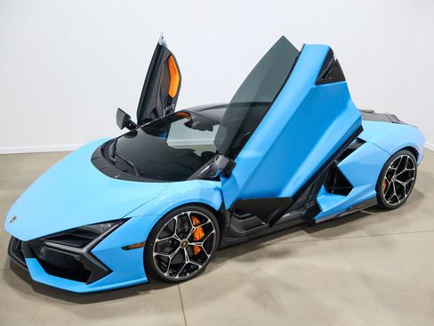 Used 2025 Lamborghini Revuelto AWD/4WD image 6