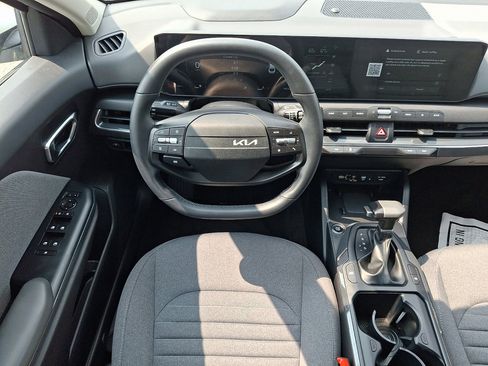 Used 2025 Kia K4 EX FWD image 23