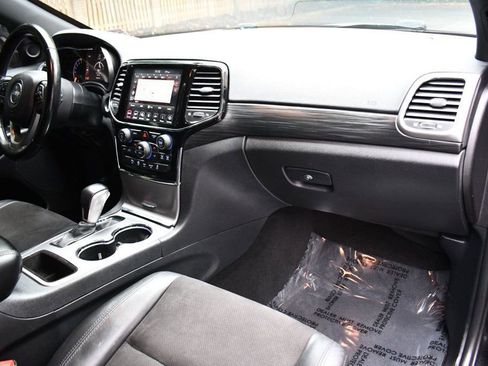 Used 2020 Jeep Grand Cherokee Altitude image 42