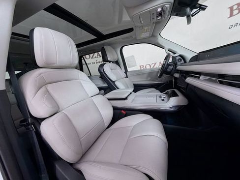 New 2026 Lincoln Navigator L Reserve AWD/4WD image 32