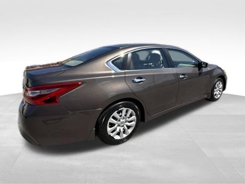 Used 2016 Nissan Altima 2.5 S w/ Power Driver Seat Package FWD image 7