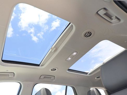 Used 2020 Chevrolet Traverse Premier w/ Redline Edition FWD image 25